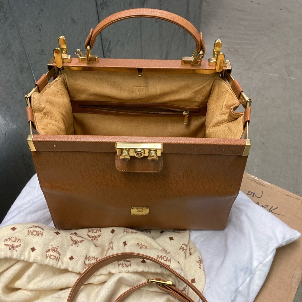 Vintage MCM train case / doctor’s bag - Picture 9 of 11